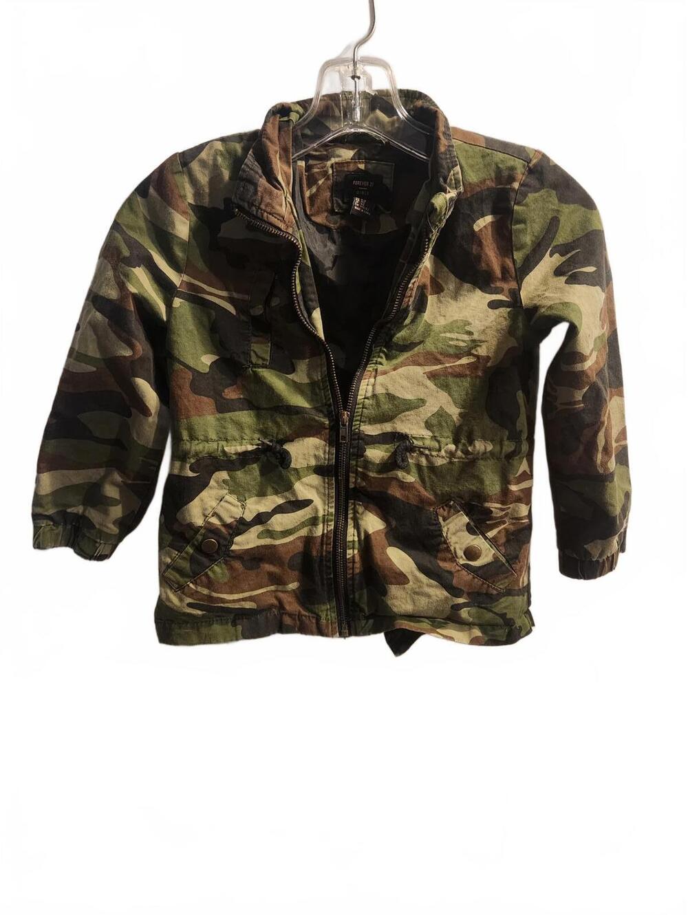 Forever 21 Girls Camo Zip Up Jacket. Girls size 5/6. Excellent condition